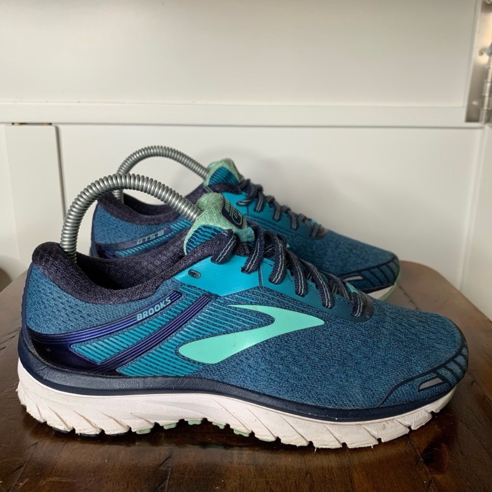 Brooks Blue and Green Athletic Shoes with Breathable Mesh and Cushioned Sole